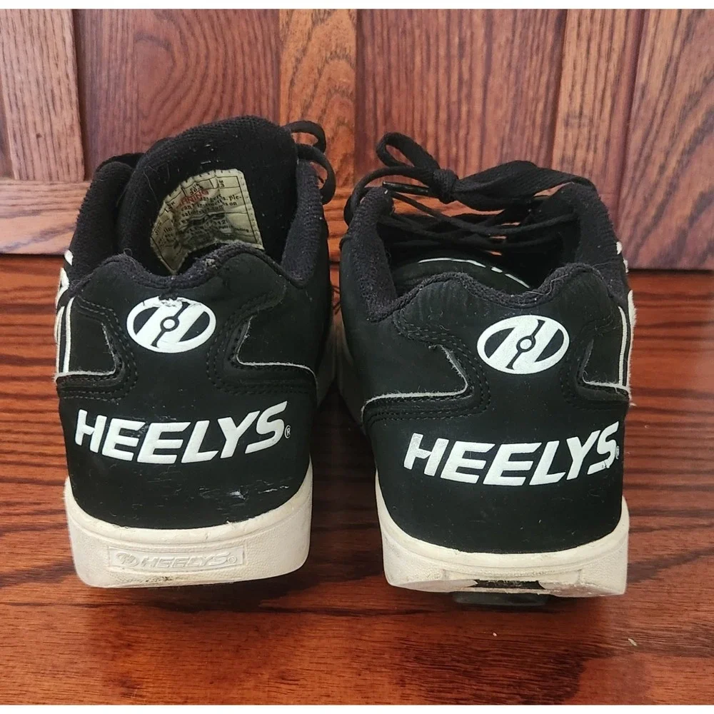 Heelys Boys Propel 2.0 Size Youth Size 5 Skate‎ Sneakers Shoes Black White